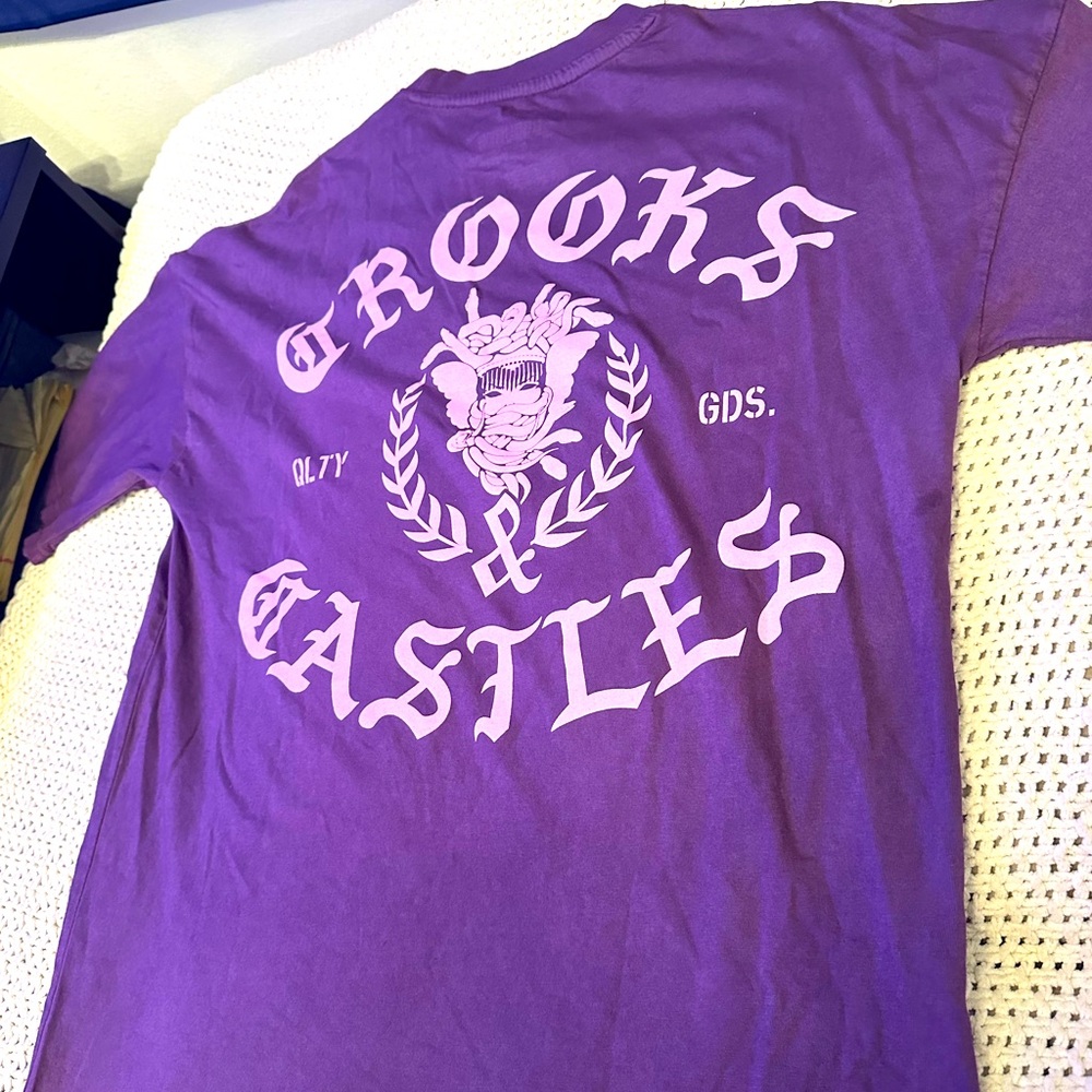 Crook & Castles tee (over sized) dropped shoulders. Size S but fits like a M.